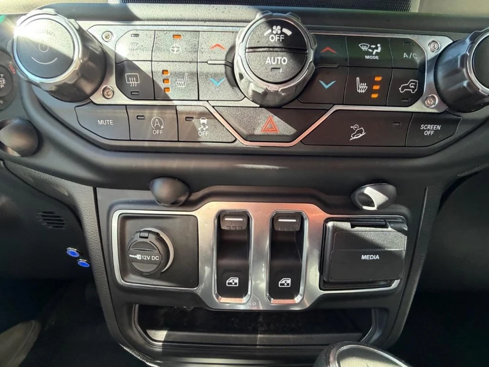 2020 Jeep JL Wrangler - Image 17 of 21