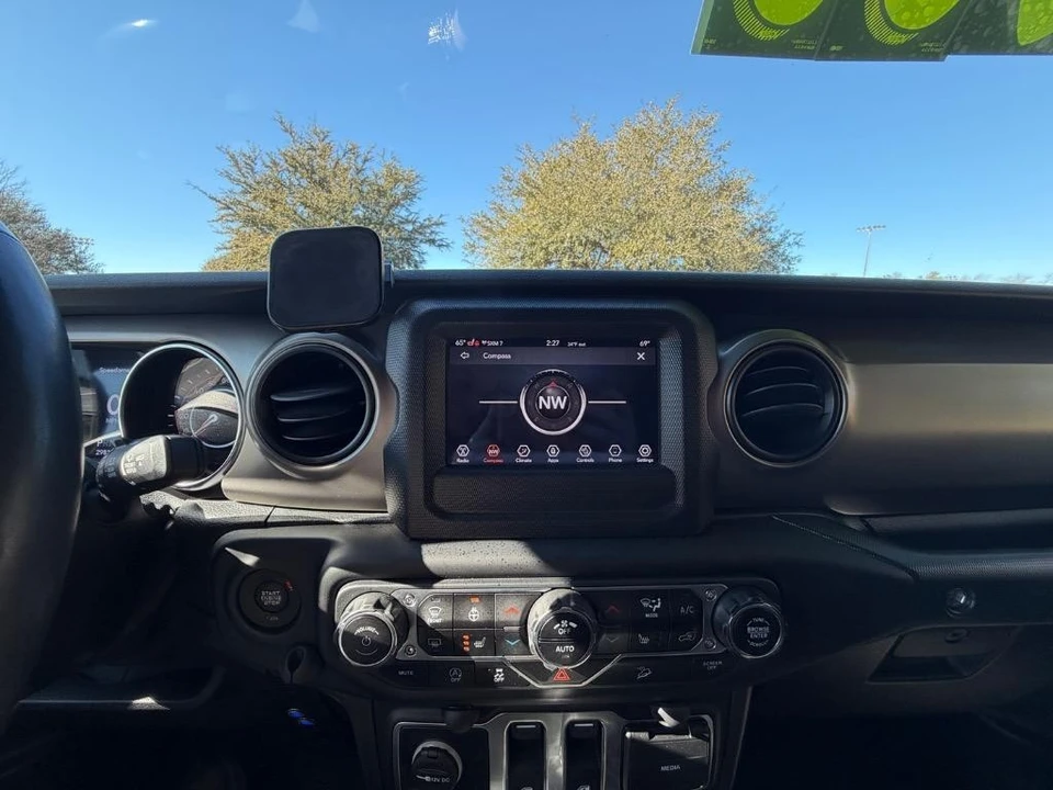 2020 Jeep JL Wrangler - Image 14 of 21