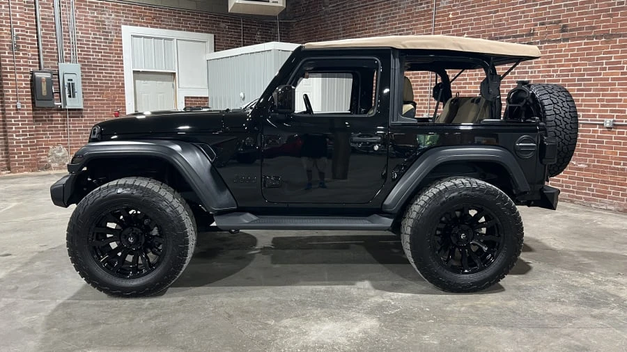 2020 Jeep JL Wrangler - Image 17 of 28