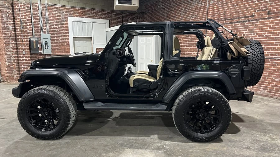 2020 Jeep JL Wrangler - Image 15 of 28