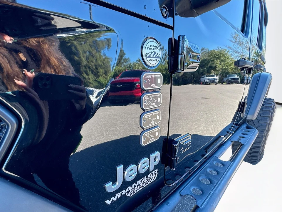 2020 Jeep JL Wrangler - Image 6 of 14