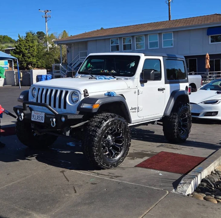 2020 Jeep JL Wrangler - Image 2 of 19
