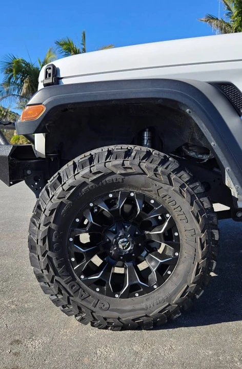 2020 Jeep JL Wrangler - Image 16 of 19