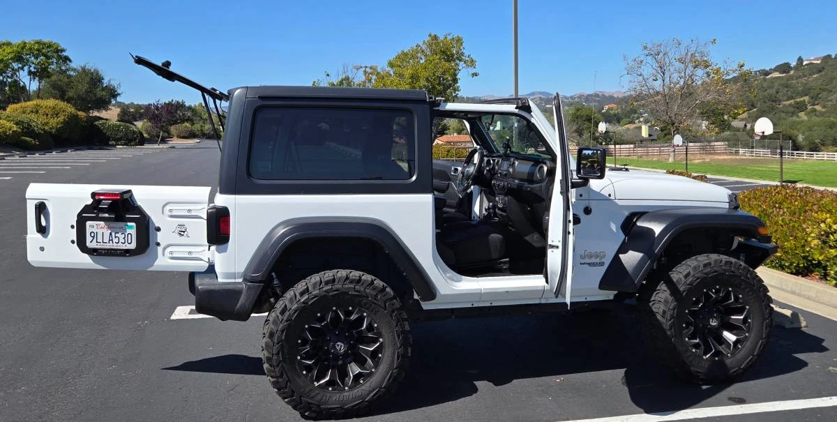 2020 Jeep JL Wrangler - Image 15 of 19