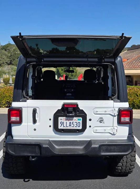 2020 Jeep JL Wrangler - Image 11 of 19