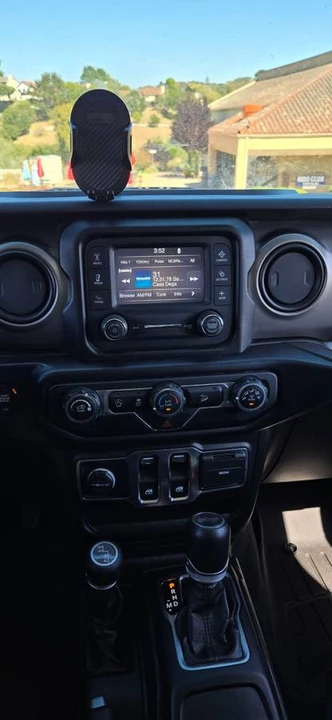 2020 Jeep JL Wrangler - Image 16 of 19