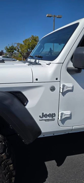 2020 Jeep JL Wrangler - Image 17 of 19