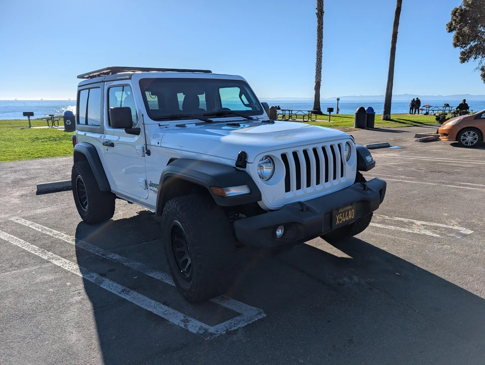 2020 Jeep JL Wrangler - Image 14 of 31