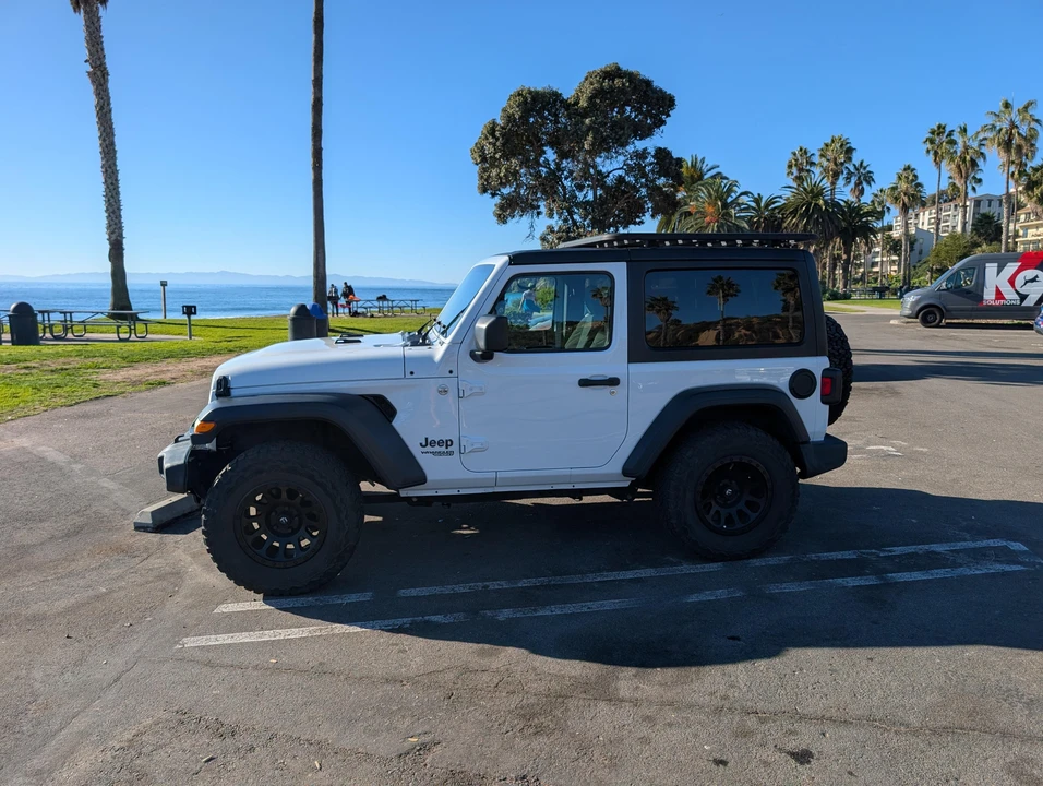 2020 Jeep JL Wrangler - Image 9 of 31
