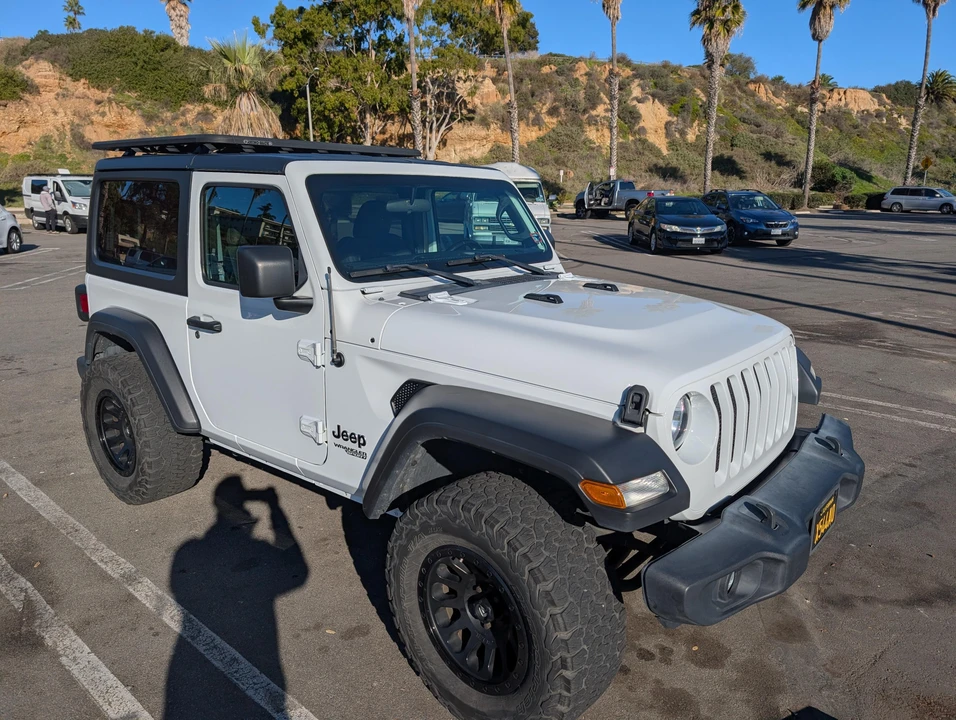 2020 Jeep JL Wrangler - Image 15 of 31