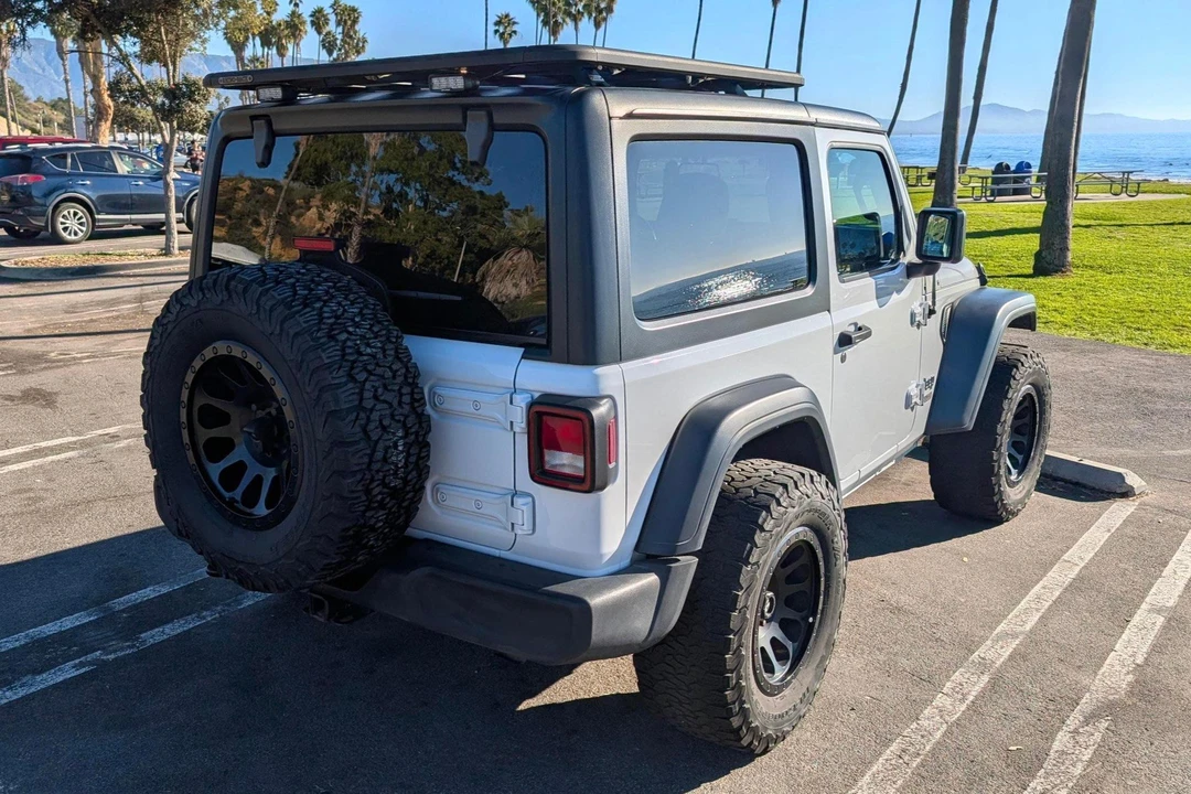 2020 Jeep JL Wrangler - Image 4 of 31