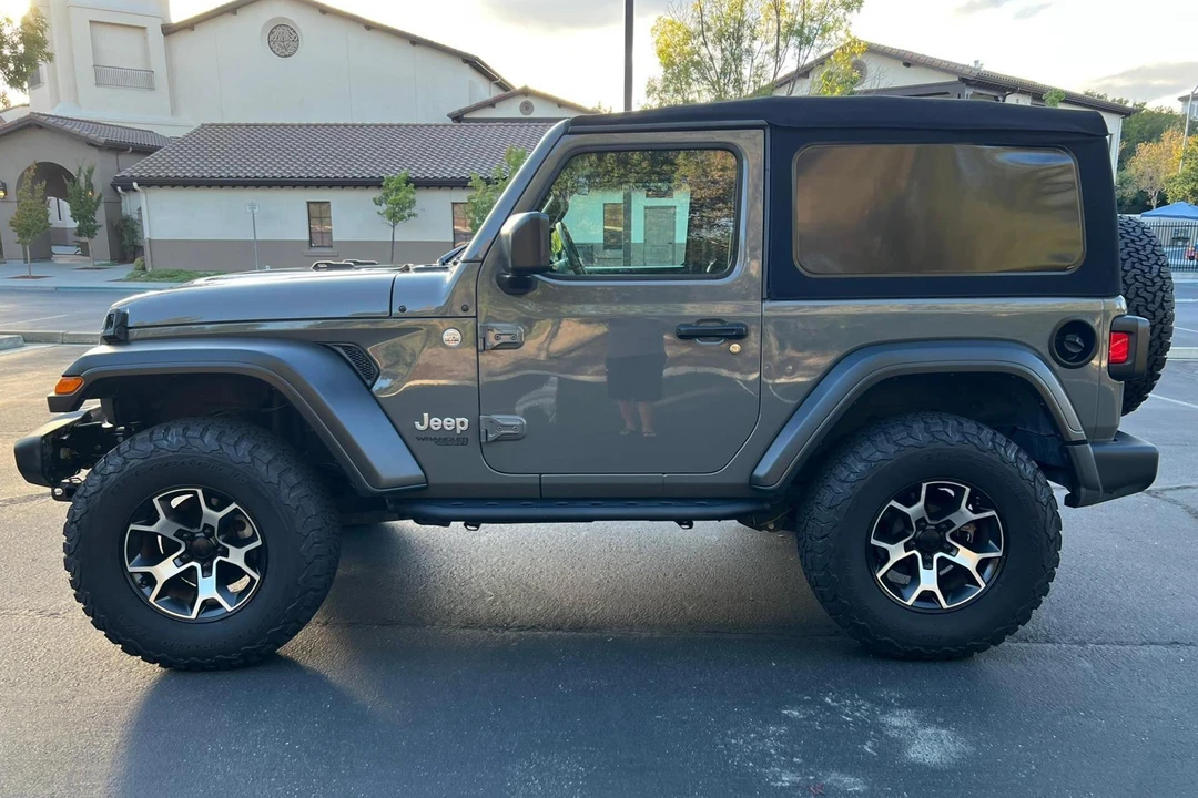 2020 Jeep JL Wrangler - Image 3 of 31