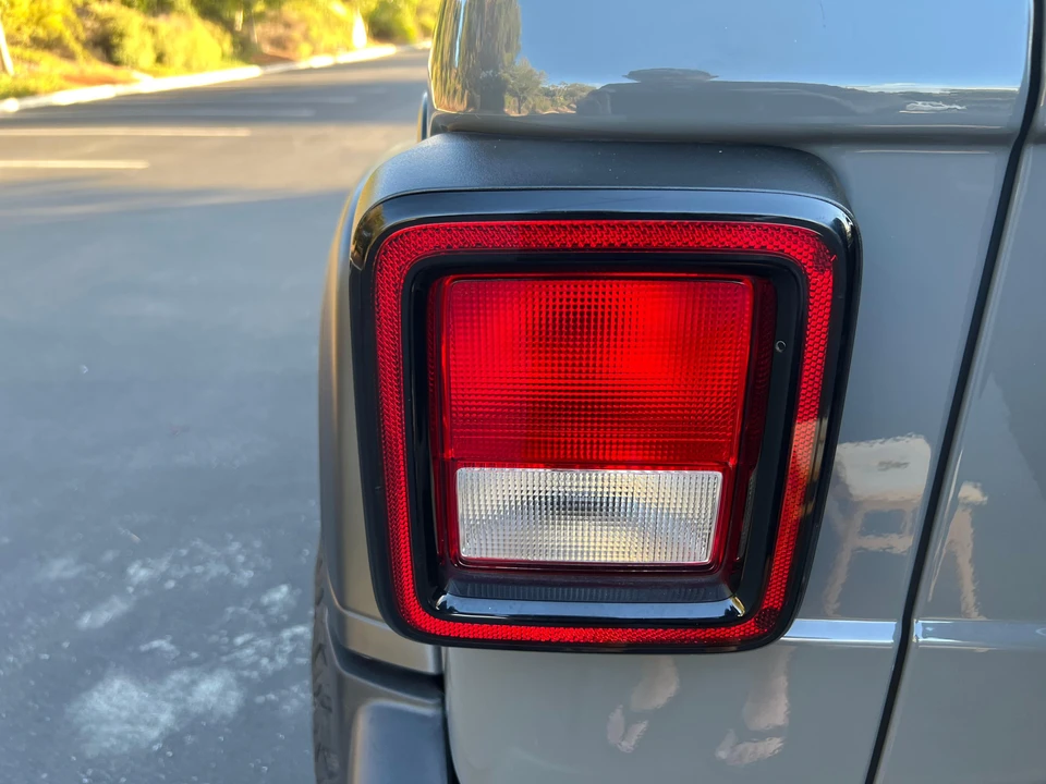 2020 Jeep JL Wrangler - Image 19 of 31