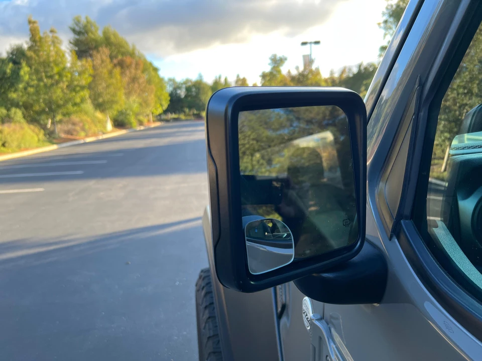 2020 Jeep JL Wrangler - Image 16 of 31
