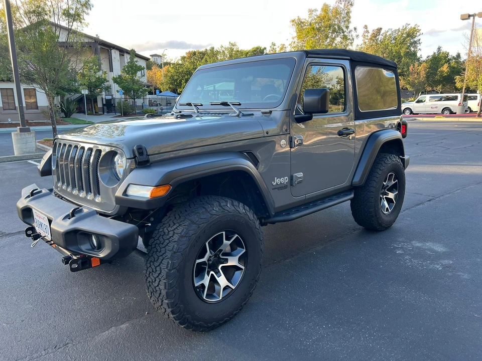 2020 Jeep JL Wrangler - Image 6 of 31
