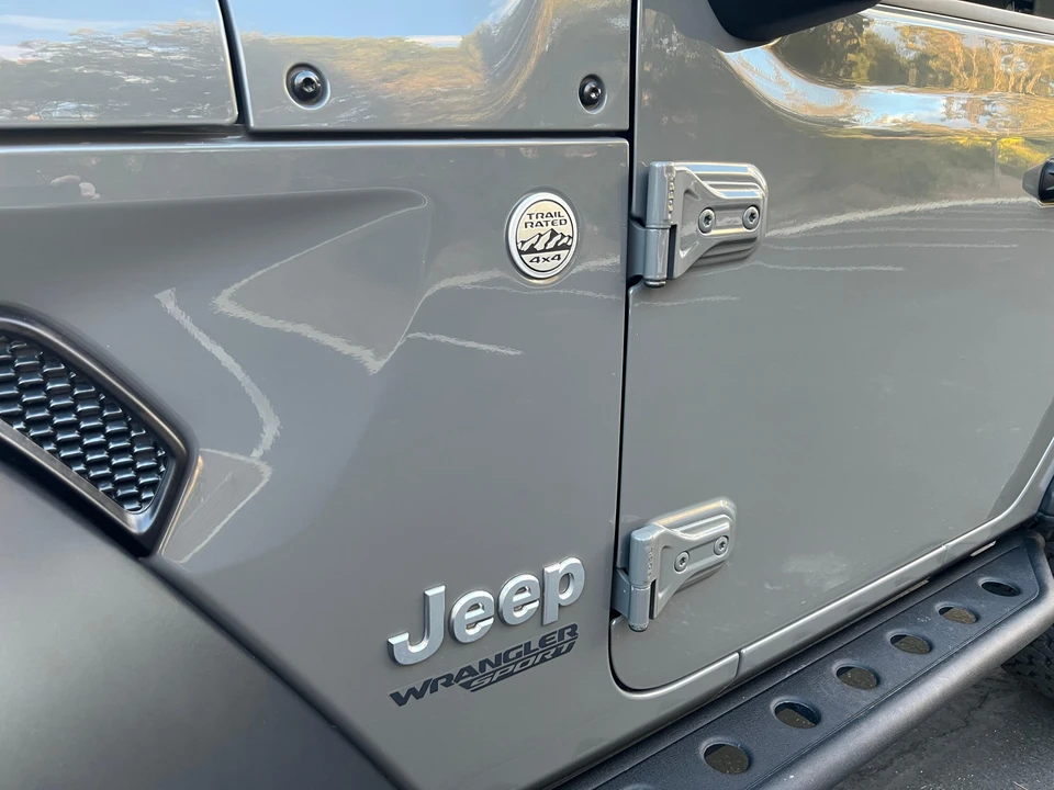 2020 Jeep JL Wrangler - Image 14 of 31