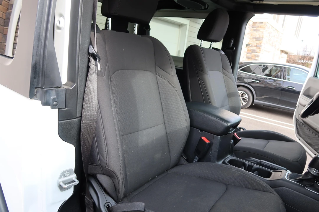 2020 Jeep JL Wrangler - Image 29 of 31