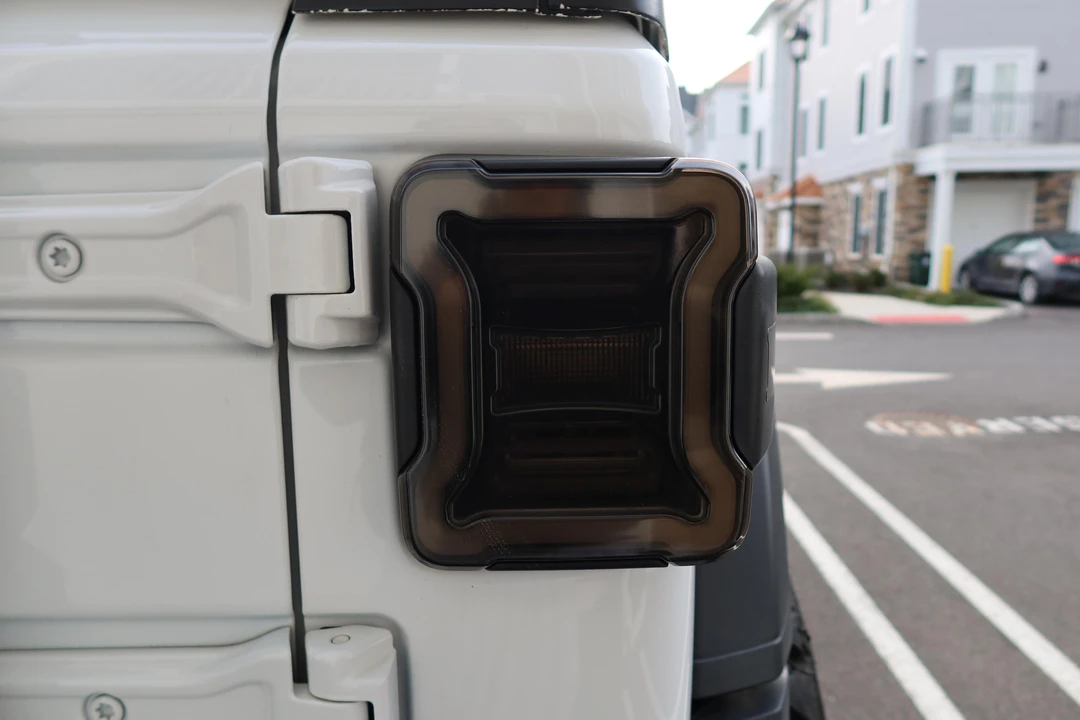 2020 Jeep JL Wrangler - Image 14 of 31