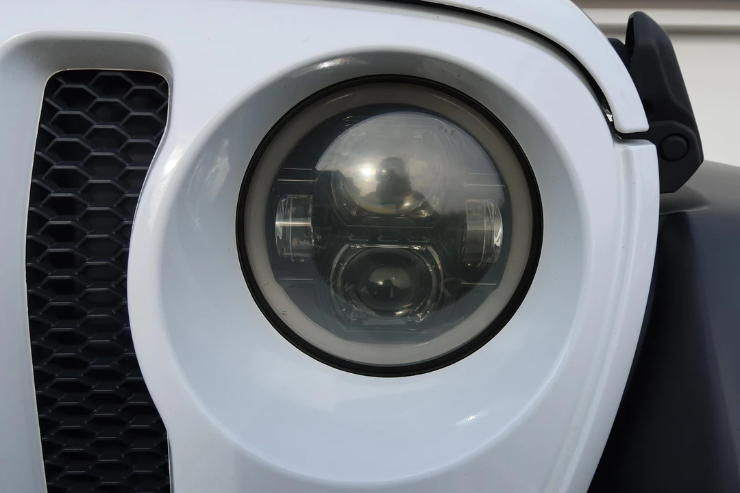 2020 Jeep JL Wrangler - Image 10 of 31