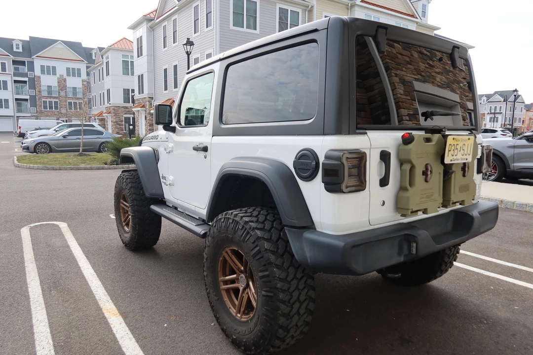 2020 Jeep JL Wrangler - Image 7 of 31