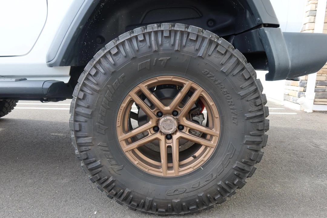 2020 Jeep JL Wrangler - Image 20 of 31