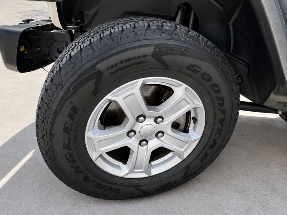 2020 Jeep Wrangler - Image 16 of 18
