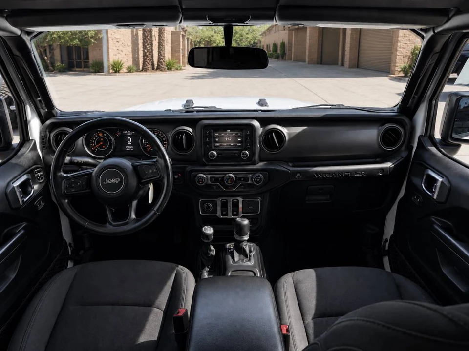 2020 Jeep Wrangler - Image 11 of 18