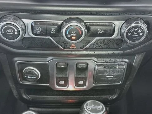 2020 Jeep JL Wrangler - Image 16 of 18