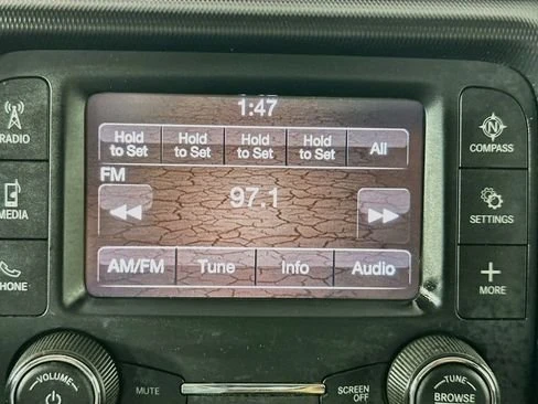 2020 Jeep JL Wrangler - Image 15 of 18