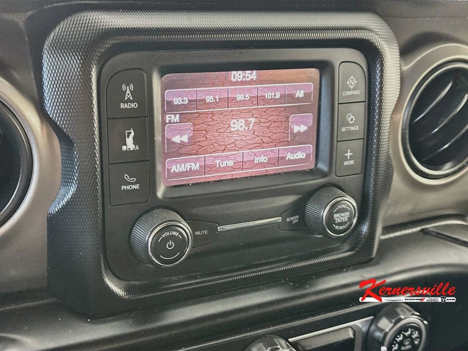 2020 Jeep JL Wrangler - Image 17 of 24