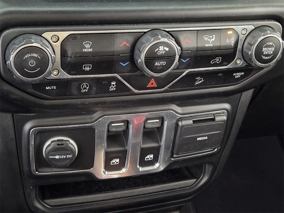 2020 Jeep JL Wrangler - Image 18 of 21
