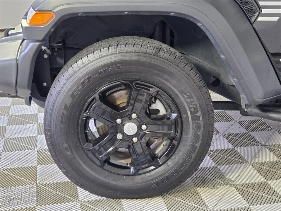 2020 Jeep JL Wrangler - Image 5 of 12