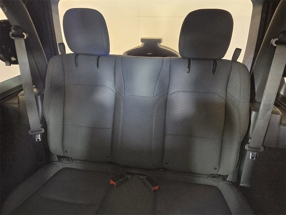 2020 Jeep JL Wrangler - Image 9 of 12