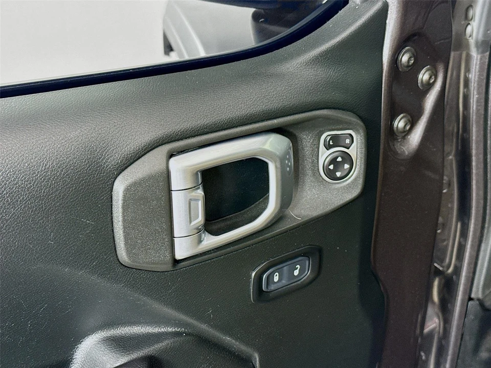 2020 Jeep JL Wrangler - Image 17 of 21