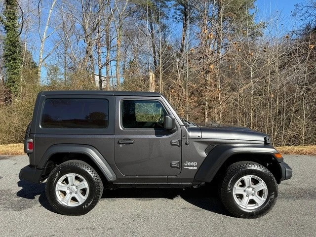 2020 Jeep JL Wrangler - Image 5 of 12
