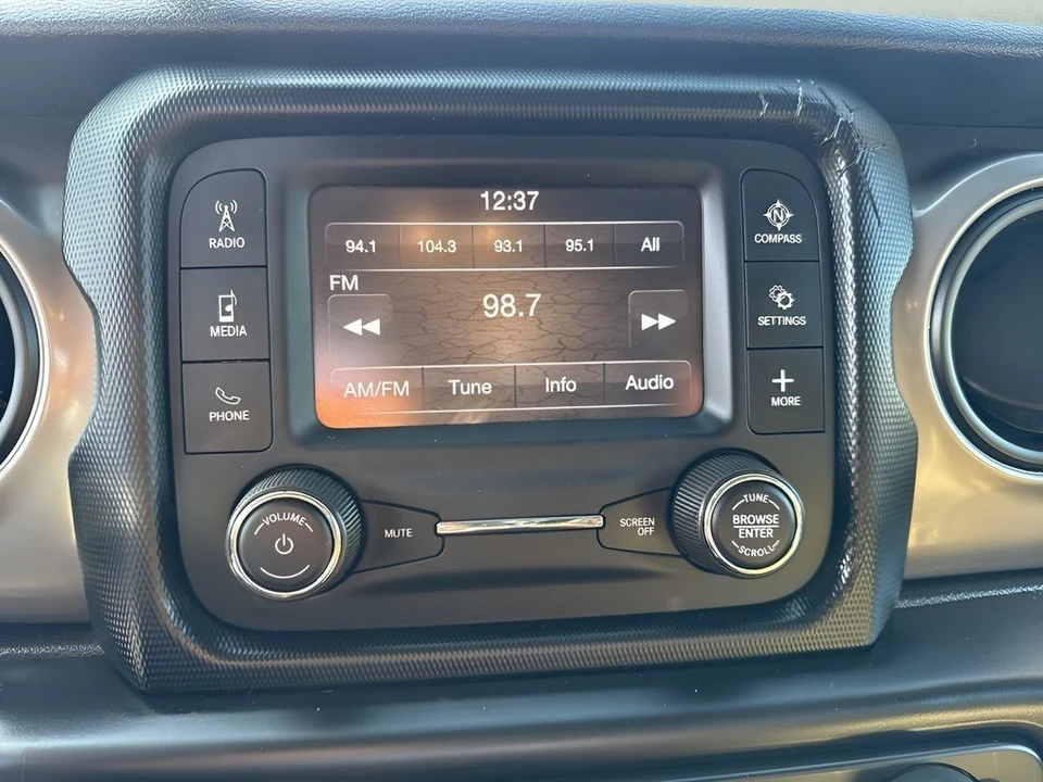 2020 Jeep JL Wrangler - Image 14 of 21