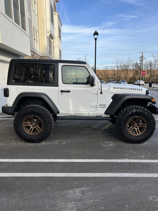 2020 Jeep JL Wrangler - Image 9 of 31