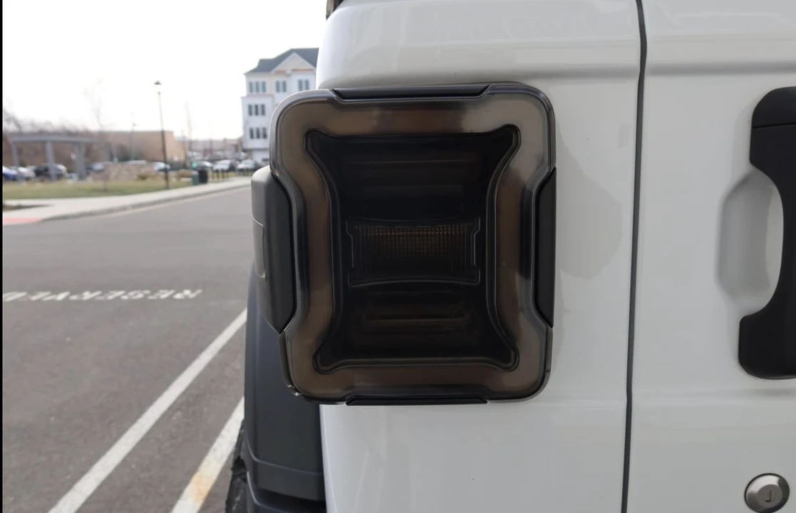 2020 Jeep JL Wrangler - Image 13 of 31