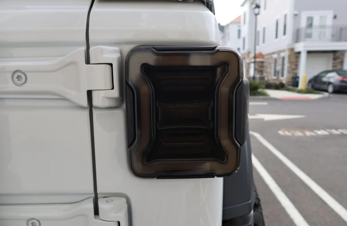 2020 Jeep JL Wrangler - Image 14 of 31