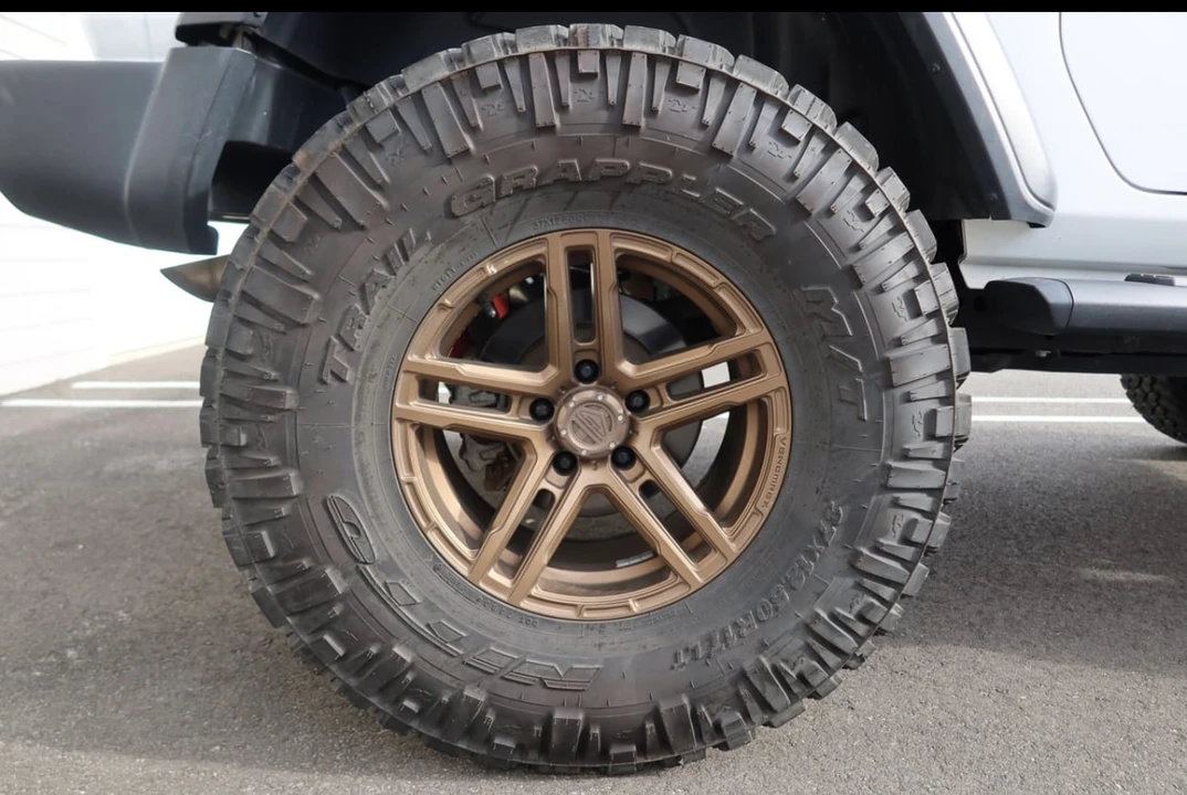 2020 Jeep JL Wrangler - Image 24 of 31