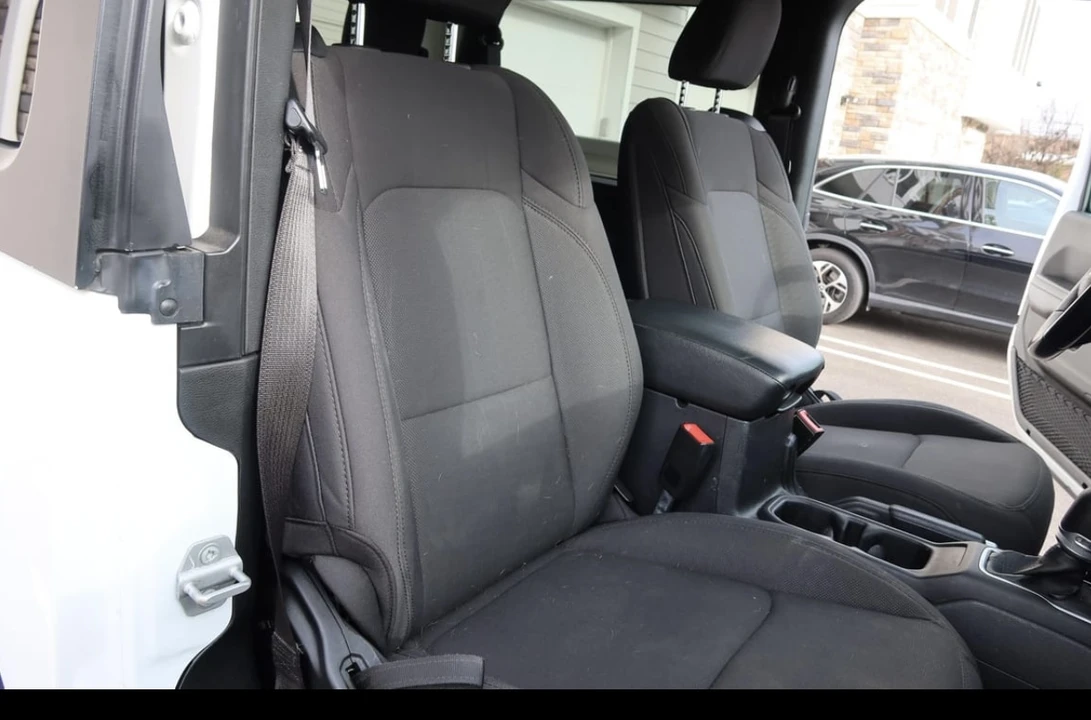 2020 Jeep JL Wrangler - Image 28 of 31