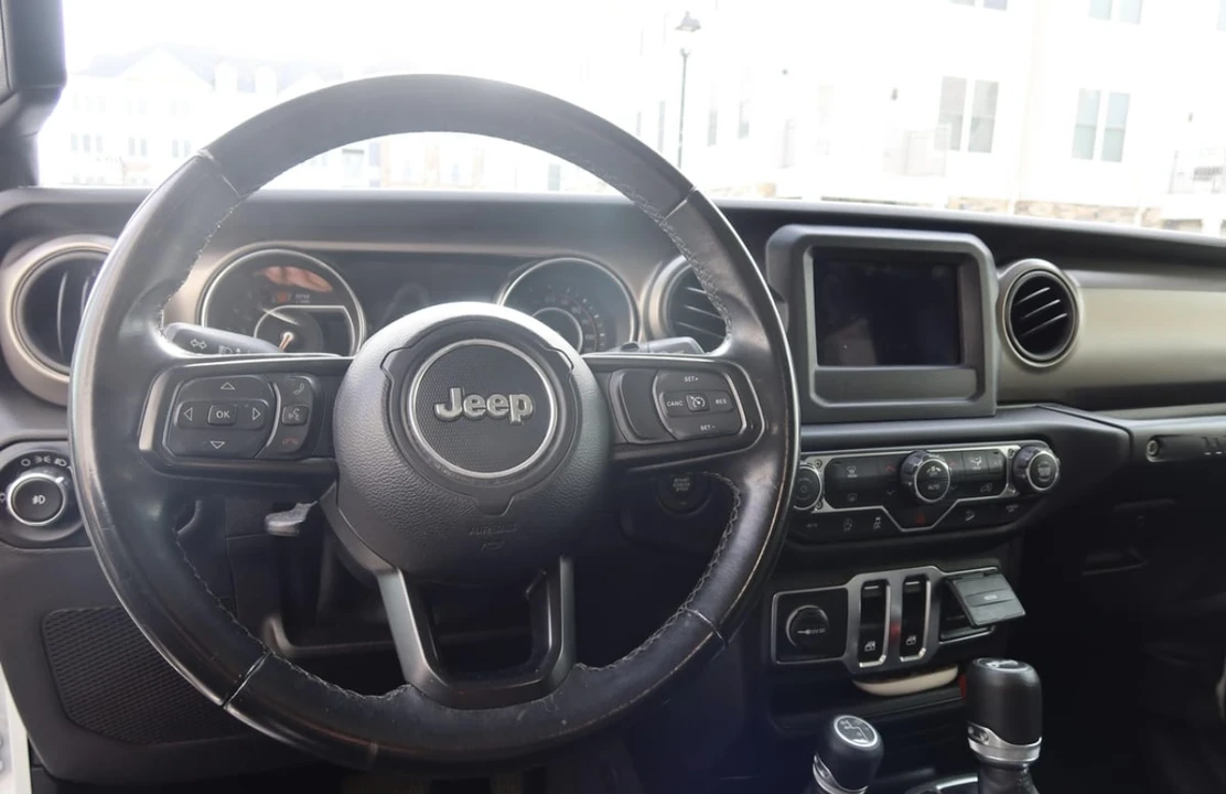 2020 Jeep JL Wrangler - Image 30 of 31