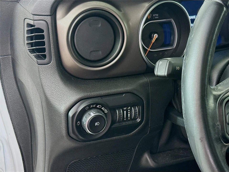 2020 Jeep JL Wrangler - Image 7 of 13