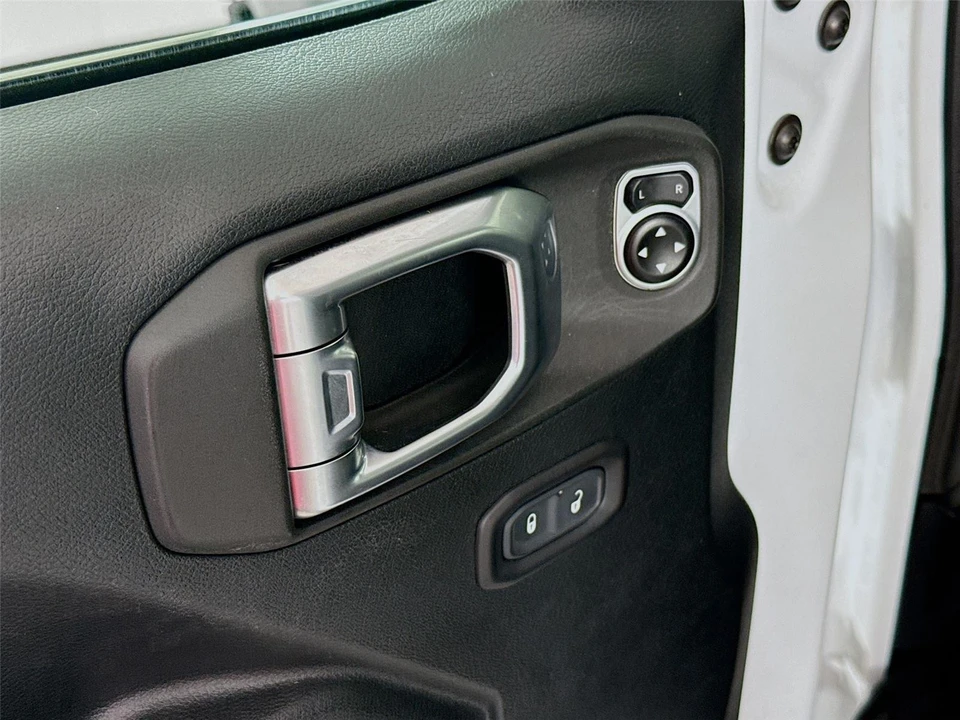 2020 Jeep JL Wrangler - Image 9 of 13