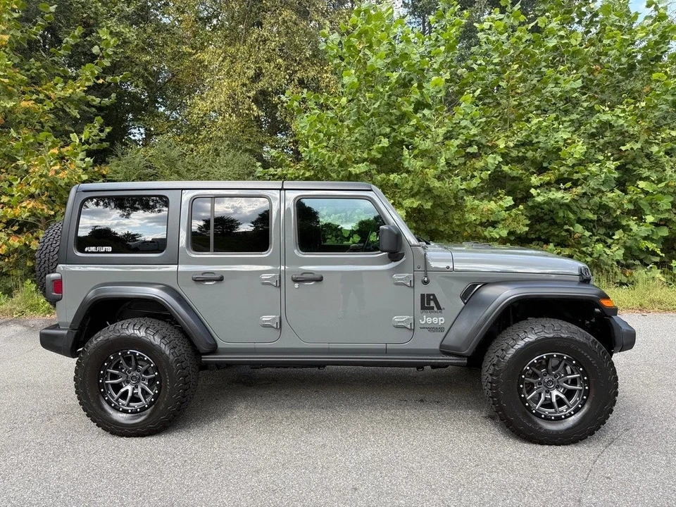 2020 Jeep JL Wrangler - Image 5 of 21