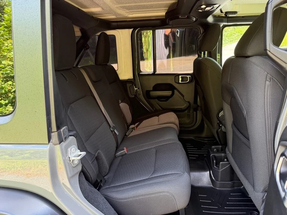 2020 Jeep JL Wrangler - Image 20 of 21