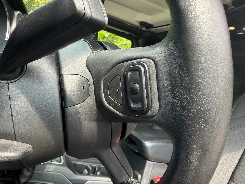 2020 Jeep JL Wrangler - Image 15 of 21