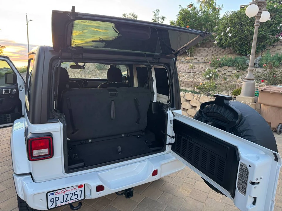 2020 Jeep JL Wrangler - Image 6 of 7