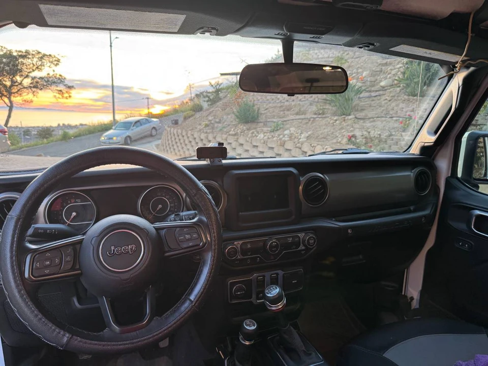 2020 Jeep JL Wrangler - Image 4 of 7