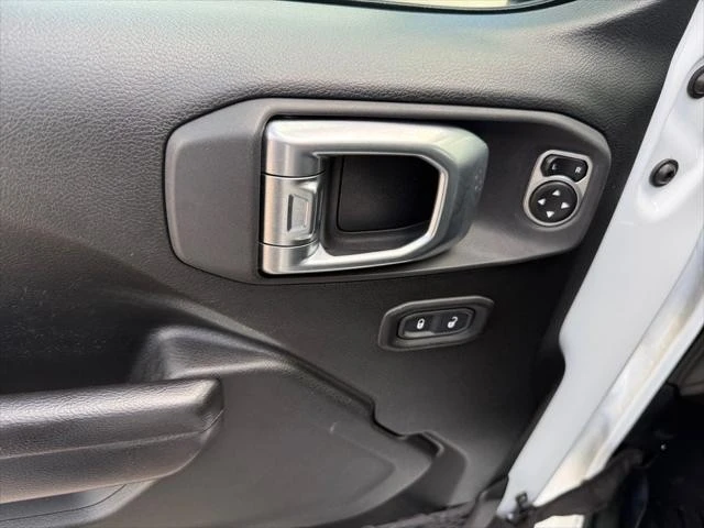 2020 Jeep JL Wrangler - Image 11 of 26